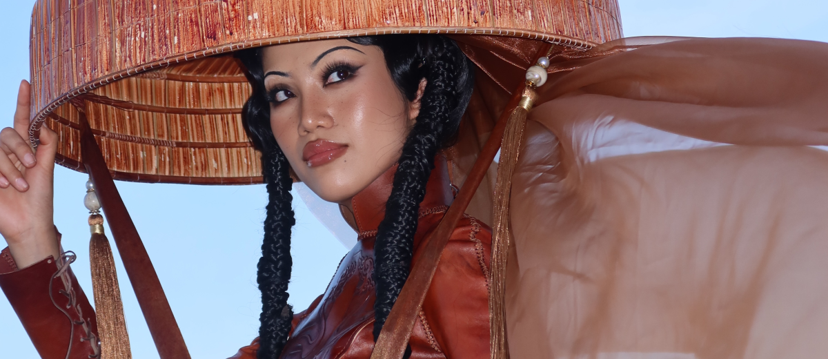 Mình là Cổ Ngân - Beauty Blogger, Makeup Artist và Nhà sáng tạo nội dung. 