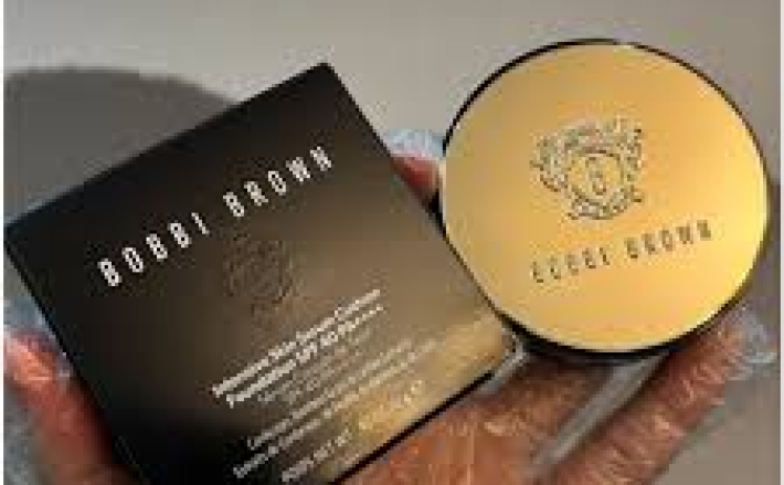 Bobbi Brown Weightless Skin Cushion Foundation SPF 40 PA+++