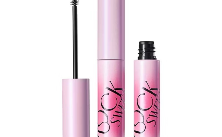￼ROCK SWEET Mascara Lông Mày 3.5g Gel chân mày lì mịn, giữ màu 24H Dễ dùng cho người mới bắt đầu, lên màu chuẩn, tự nhiên như không makeup Màu Cà Phê Sữa siêu xinh, không lem, không trôi Có sẵn 7 tone thời thượng 