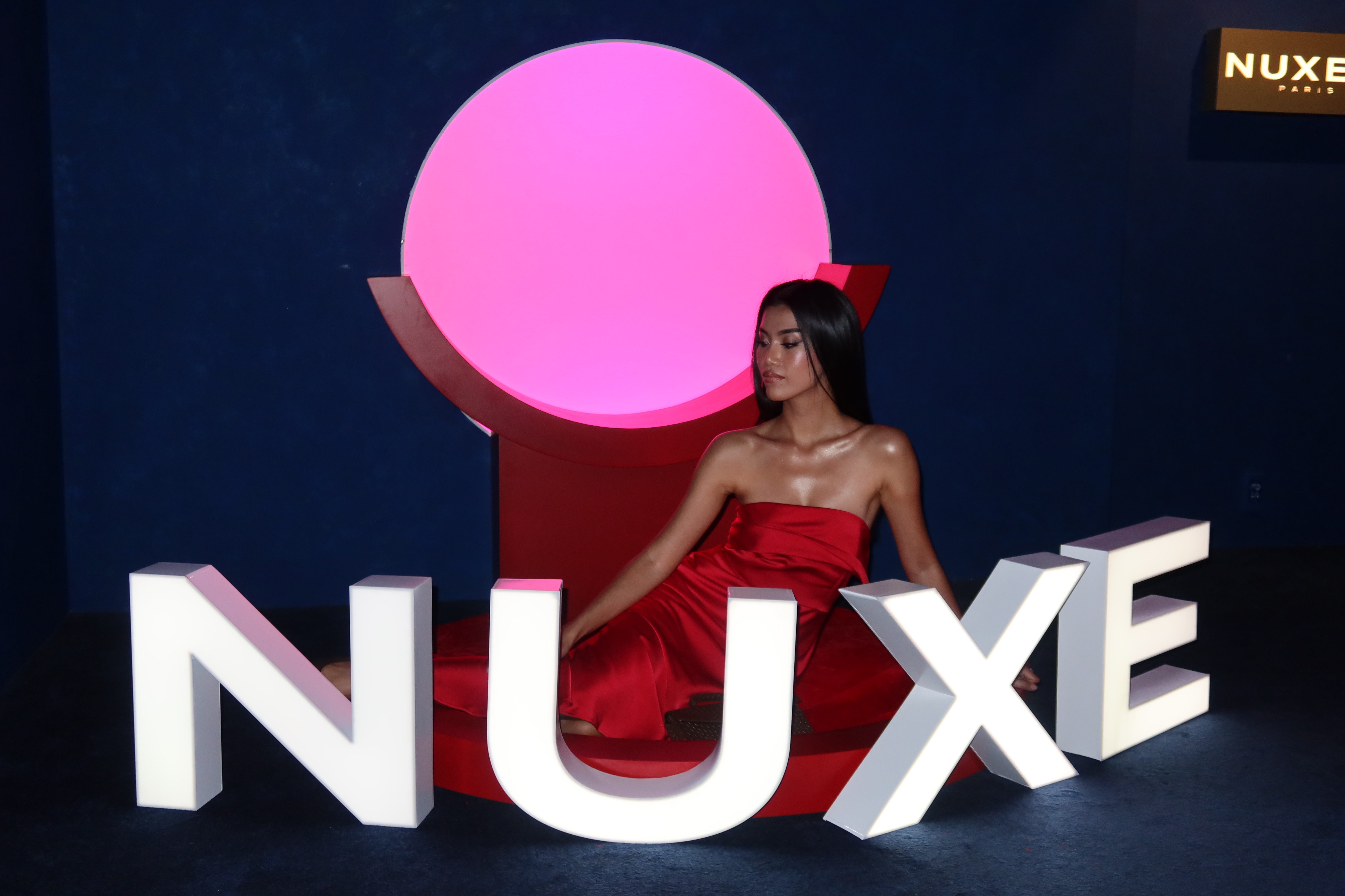 Một đêm đánh thức vẻ đẹp vĩnh cửu – Cổ Ngân và hành trình chạm đến thanh xuân cùng NUXE.